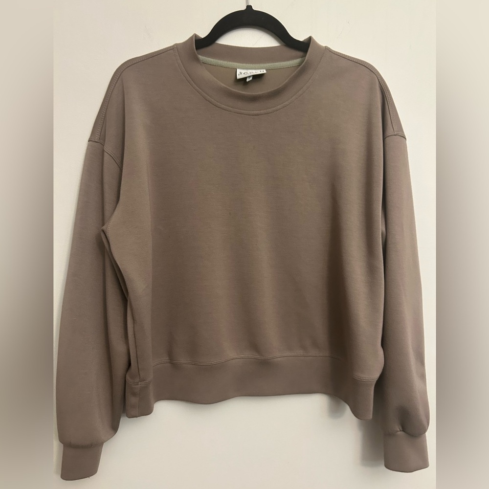 The Greii Relaxed Signature Fit Soft Long Sleeve Sweatshirt sz M Medium